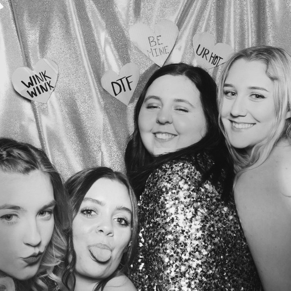 Meet your Posher, Kelly - Picture 2 of 3